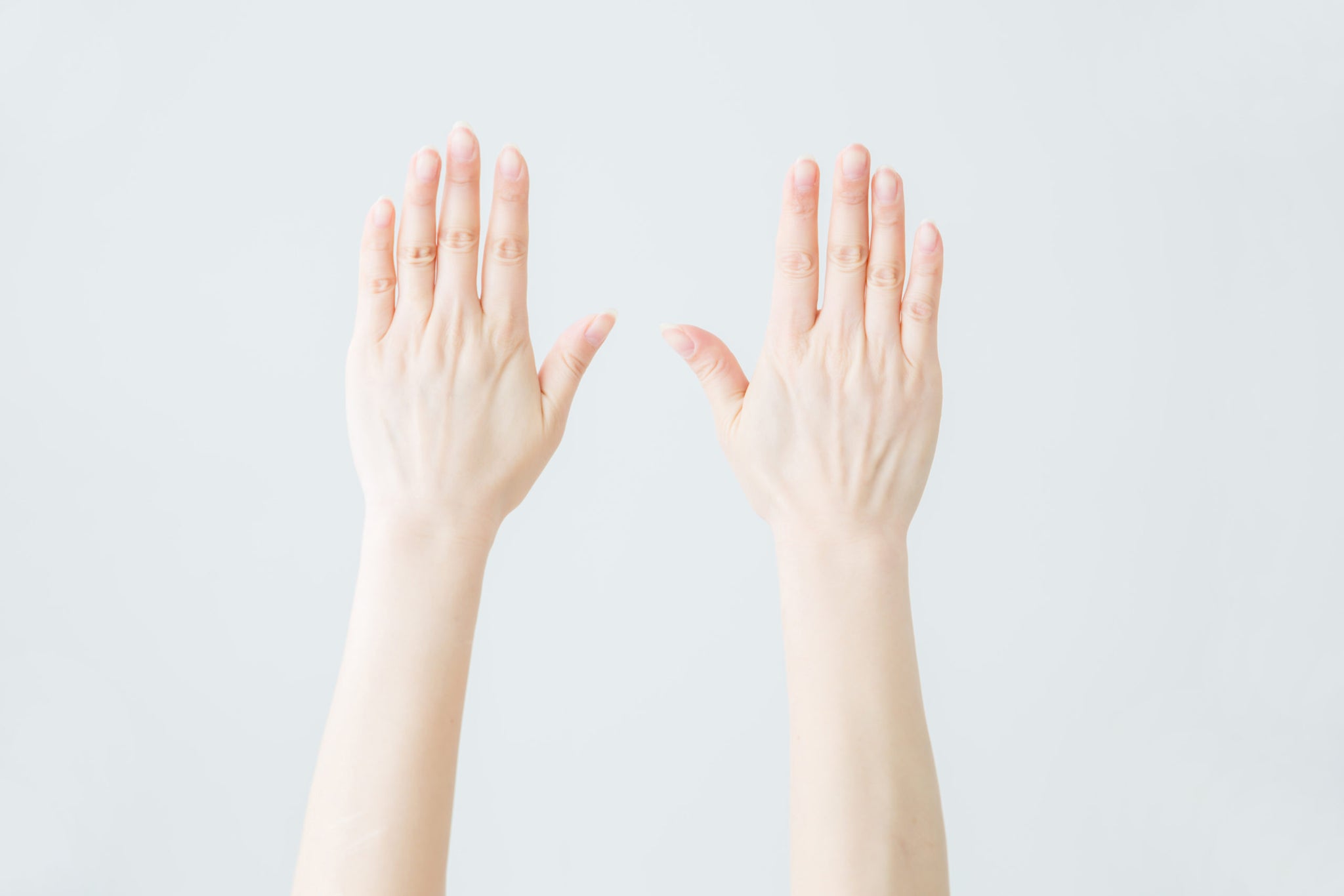 実はつける指ごとに意味がある!ペアリングは右手左手どこの指?ペアリングのつけ方紹介