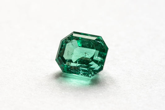 エメラルドとは？意味・価格・選び方まで完全ガイド
