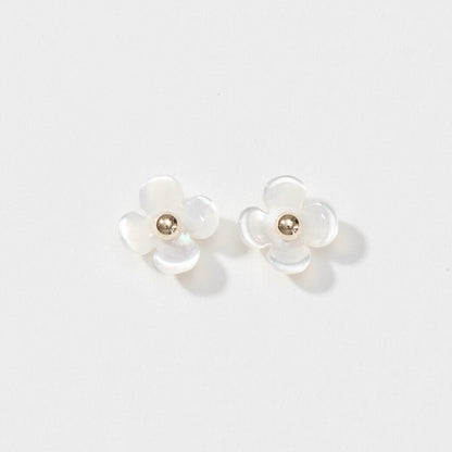 K10  フラワーシェル スタッドピアス（タネツケバナ）｜43-1226