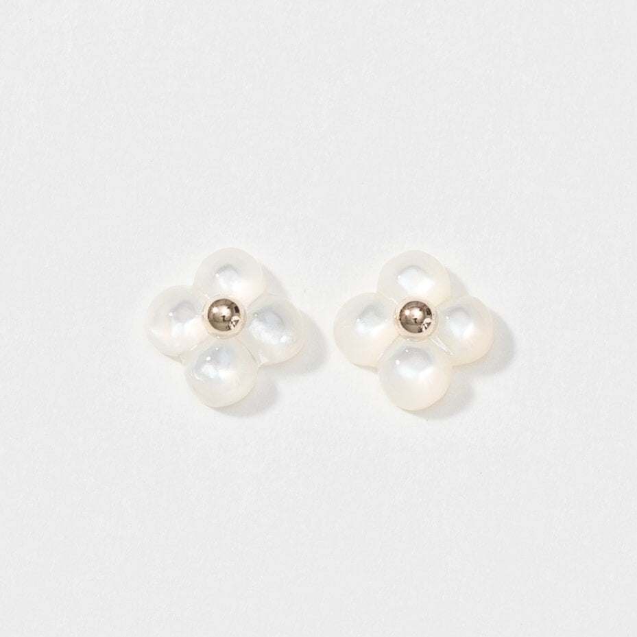 K10 フラワーシェル スタッドピアス（アジサイ）｜43-1227