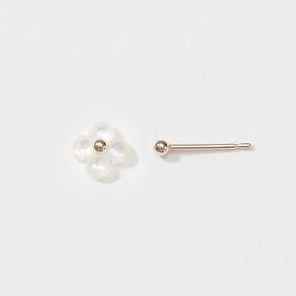 K10 フラワーシェル スタッドピアス（アジサイ）｜43-1227