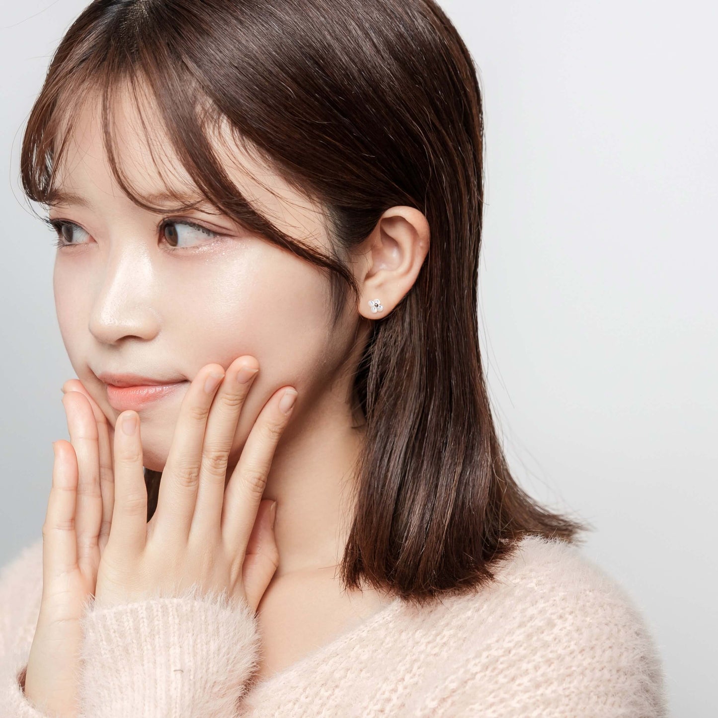 K10 フラワーシェル スタッドピアス（アジサイ）｜43-1227