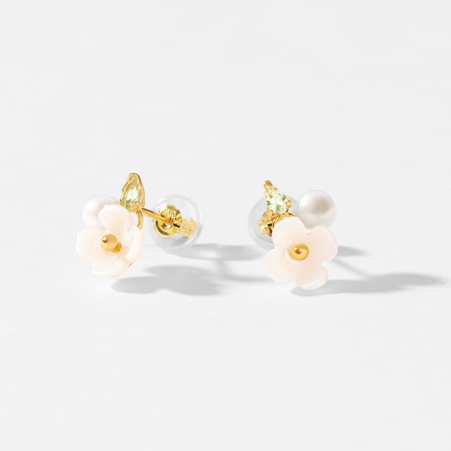 K10 フラワーシェル ピアス（ピンク） ❘ 43-8622