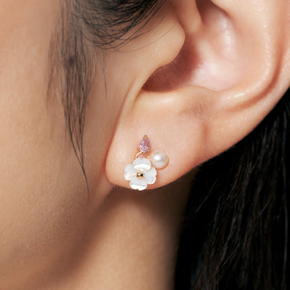 K10 フラワーシェル ピアス（ホワイト） ❘ 43-8640