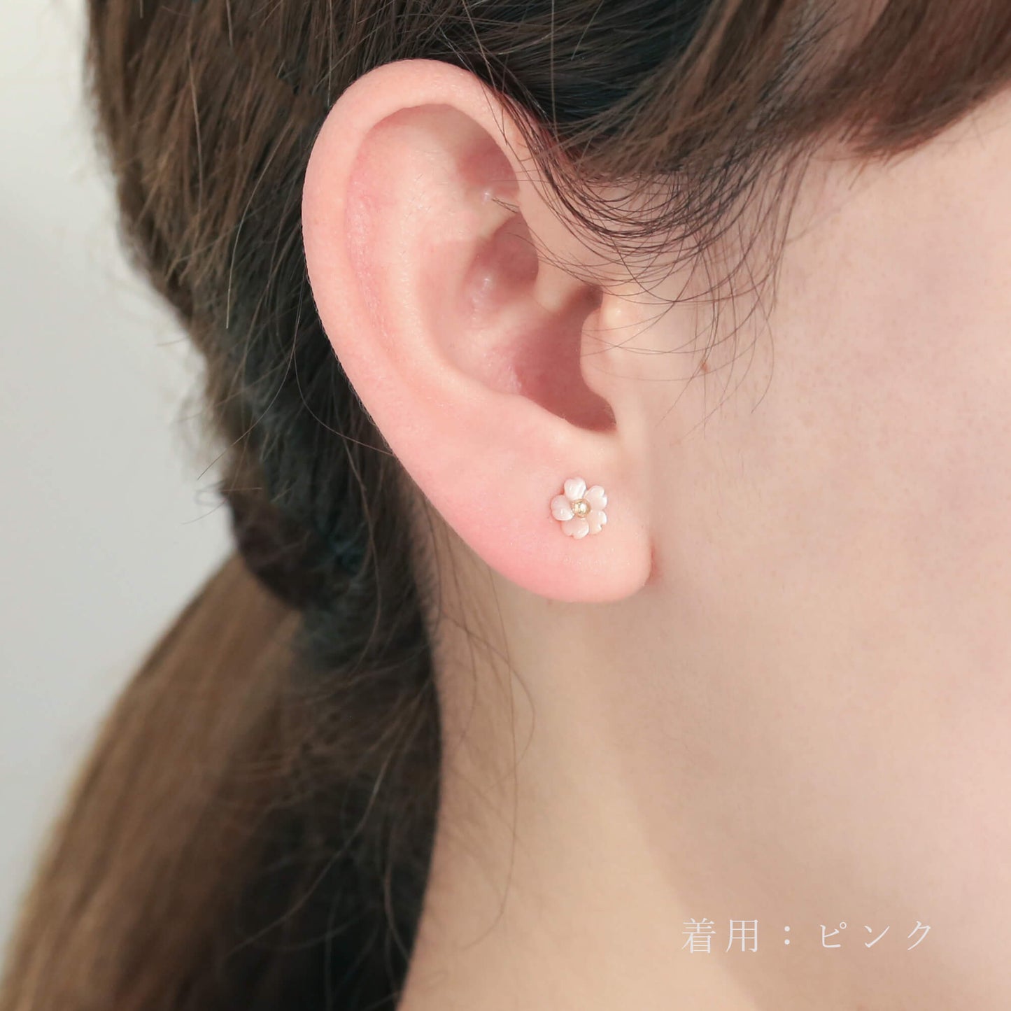K10 フラワーシェル スタッドピアス（ピンク）｜46-7653