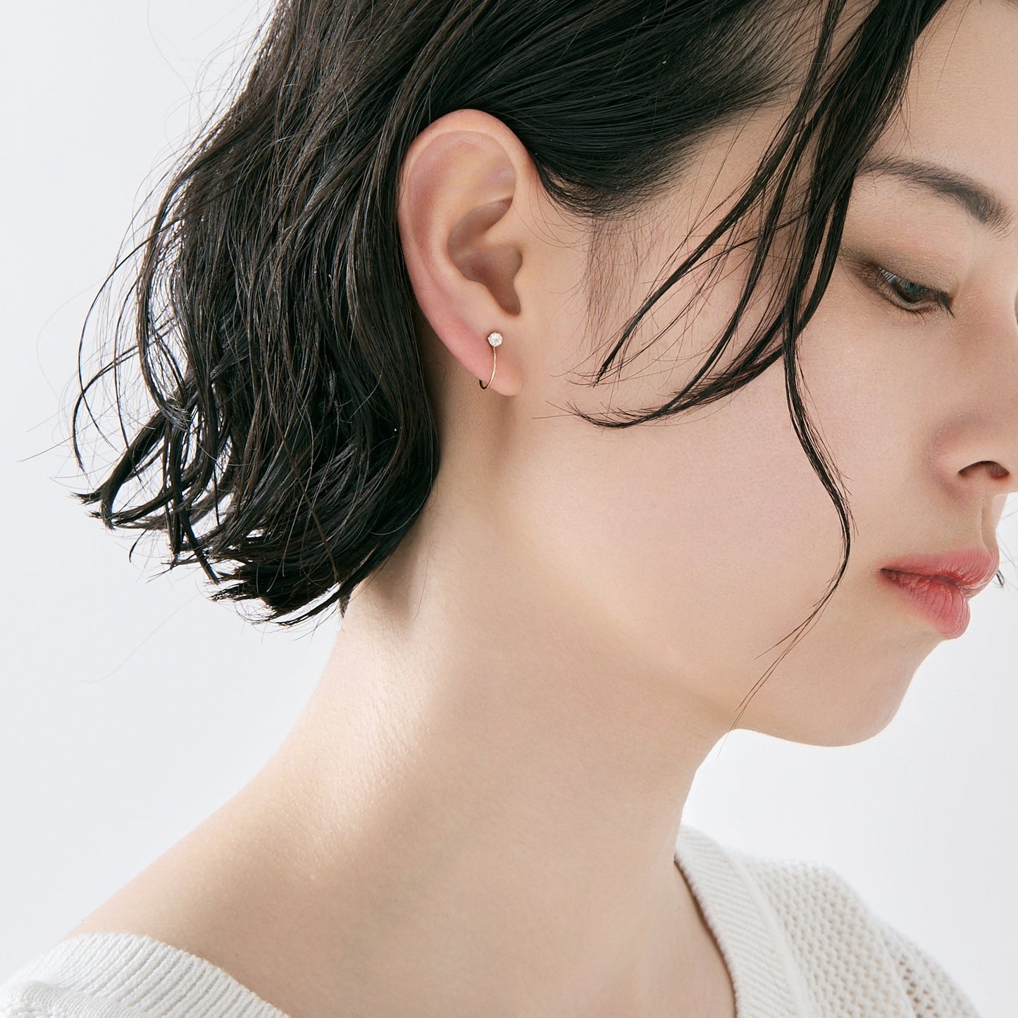 K10 誕生石 イヤリング（6月：ムーンストーン）| 55-7086