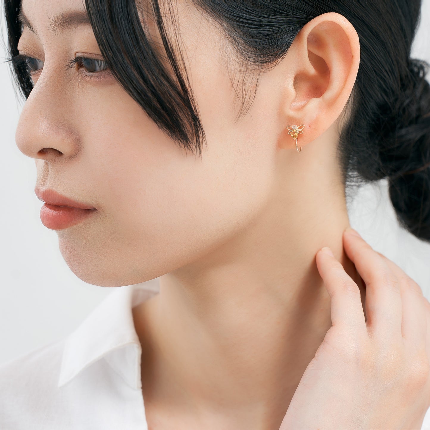 K10 ハチ イヤリング ❘ 55-7578