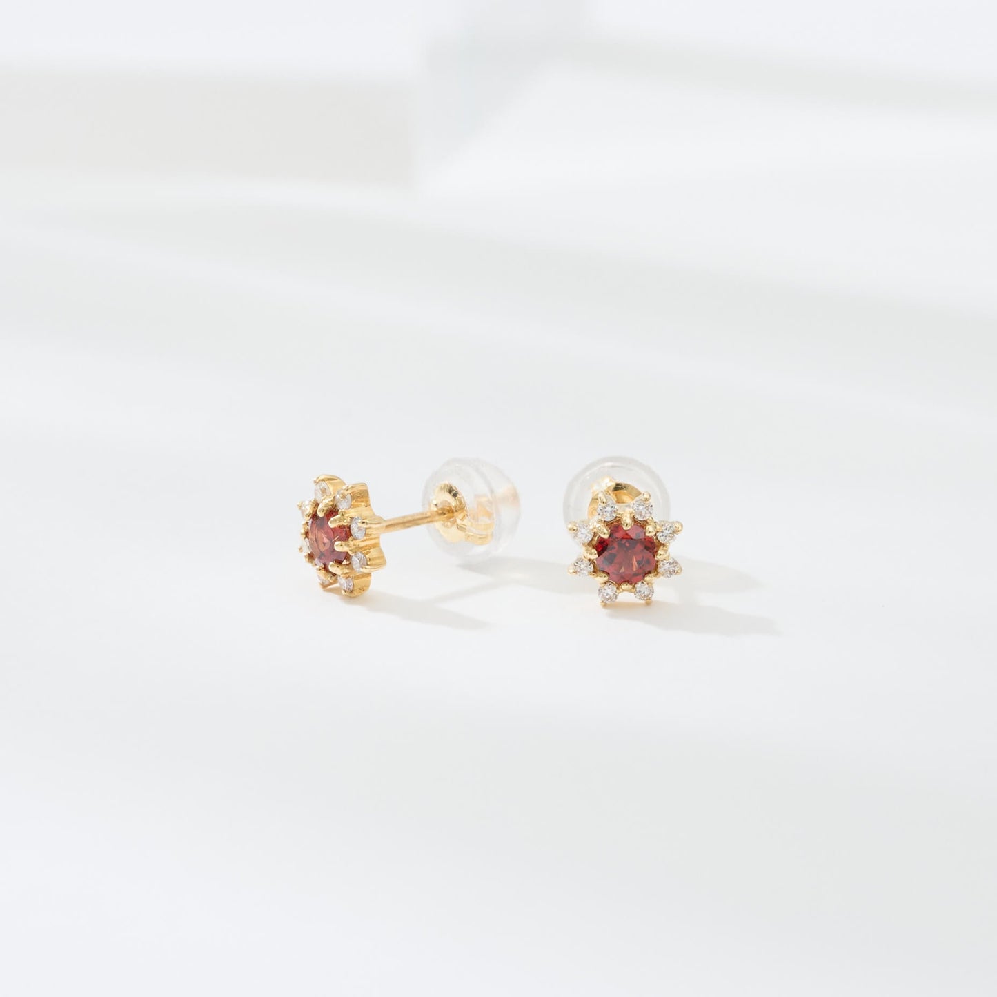 K18 誕生石×ダイヤモンド スタッドピアス （1月：ガーネット）❘ 96-3040