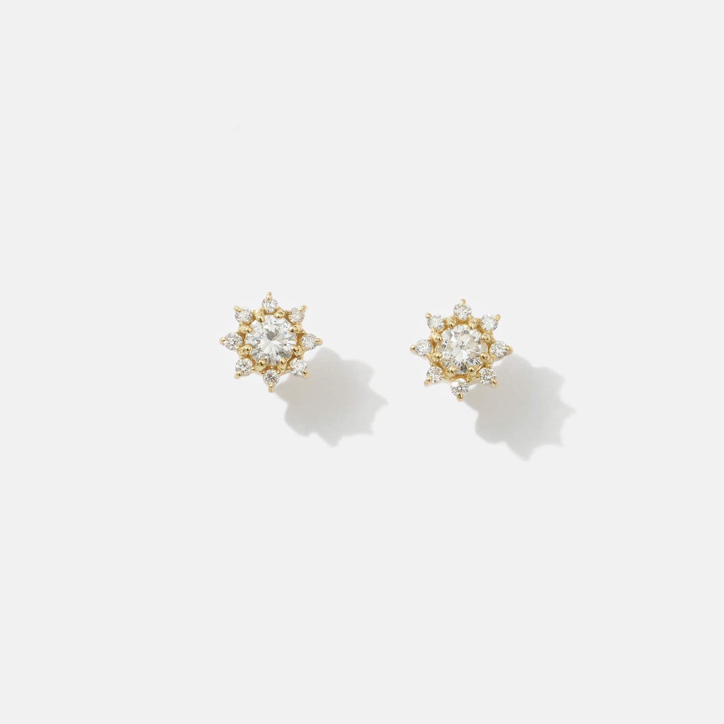 K18 誕生石×ダイヤモンド スタッドピアス （4月：ダイヤモンド）❘ 96-3043