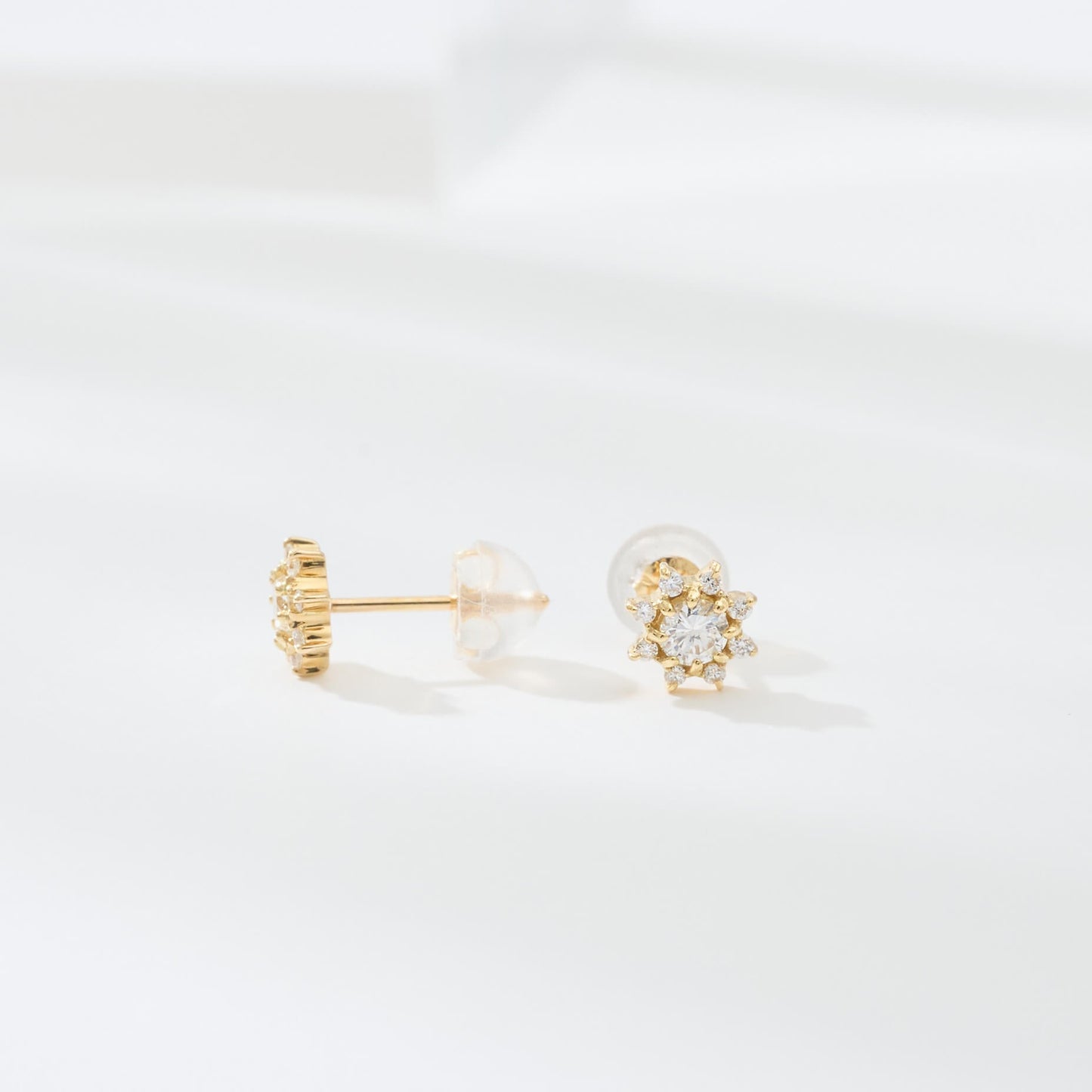 K18 誕生石×ダイヤモンド スタッドピアス （4月：ダイヤモンド）❘ 96-3043