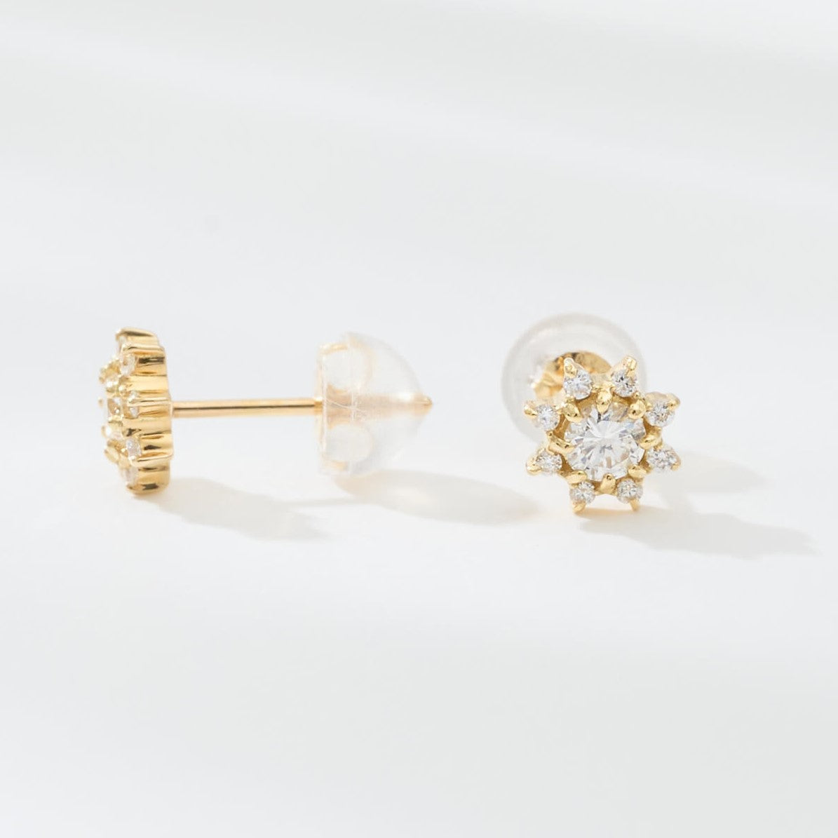 K18 誕生石×ダイヤモンド スタッドピアス （4月：ダイヤモンド）❘ 96-3043