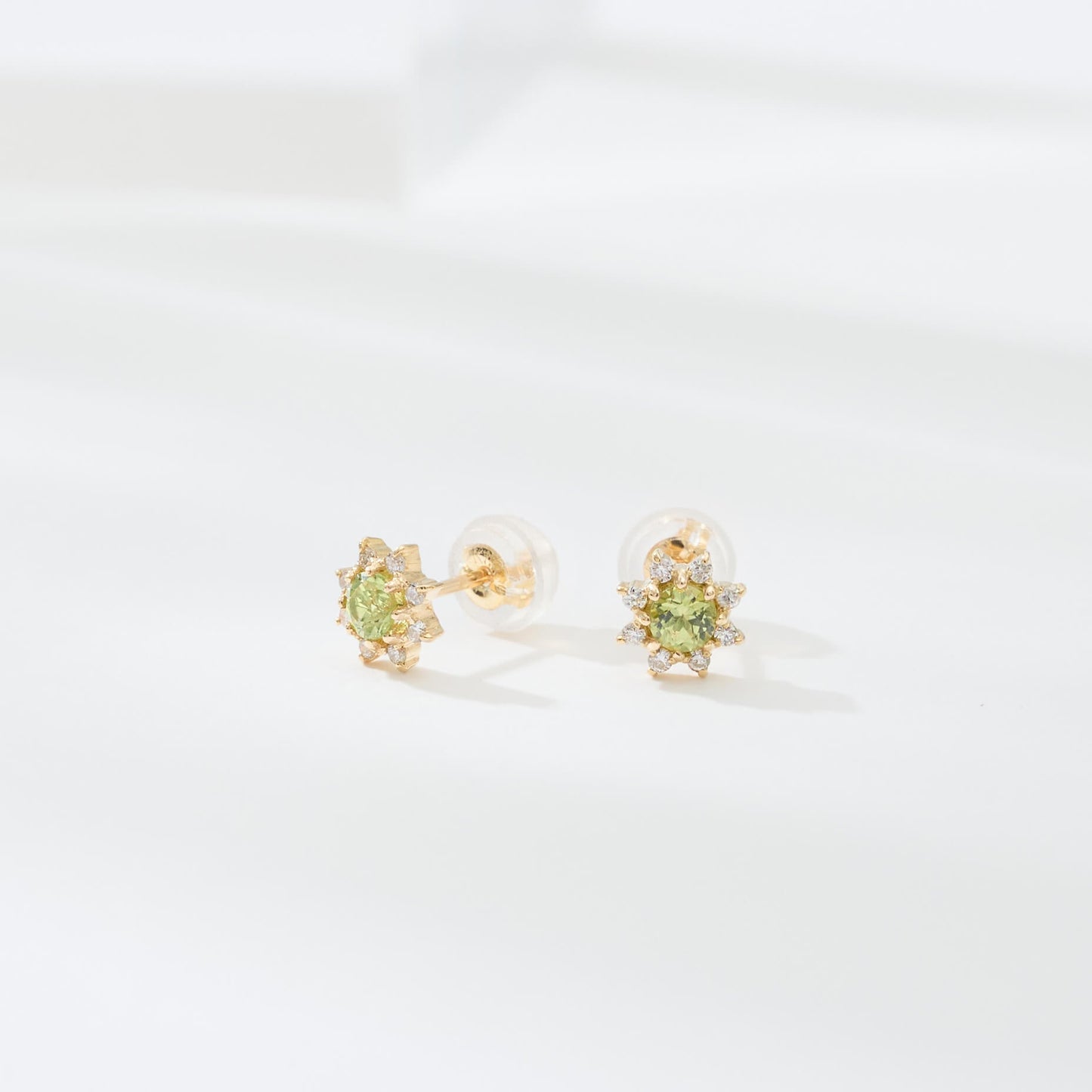 【受注生産】K18 誕生石×ダイヤモンド スタッドピアス （8月：ペリドット）❘ 96-3047