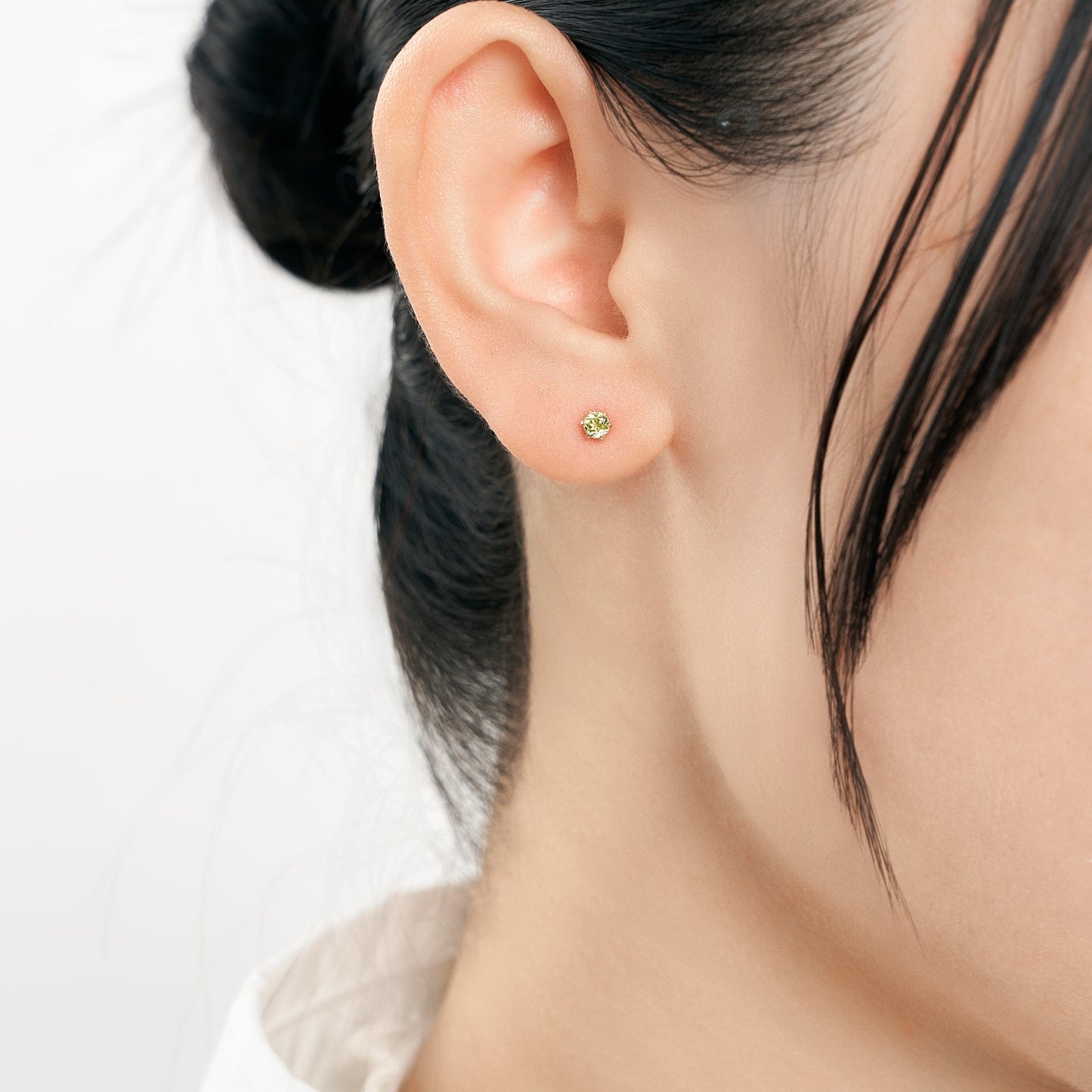 K18 誕生石 スタッドピアス 3mm（8月：ペリドット）｜96-3178