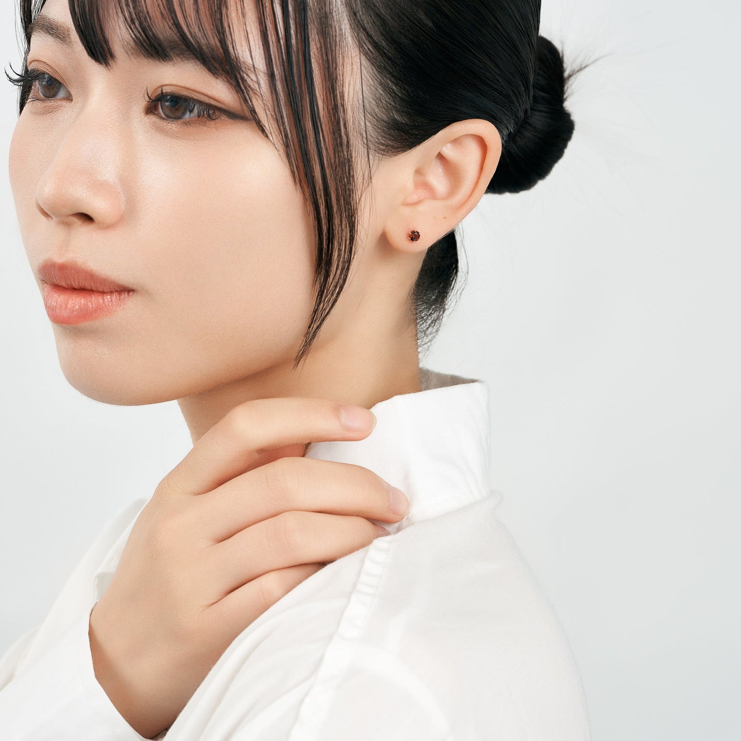 K18 誕生石スタッドピアス  4mm （1月：ガーネット）｜96-3201