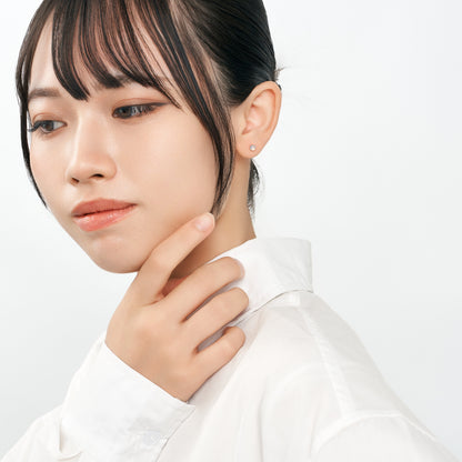 K18 誕生石 スタッドピアス 4mm（10月：オパール）｜96-3210