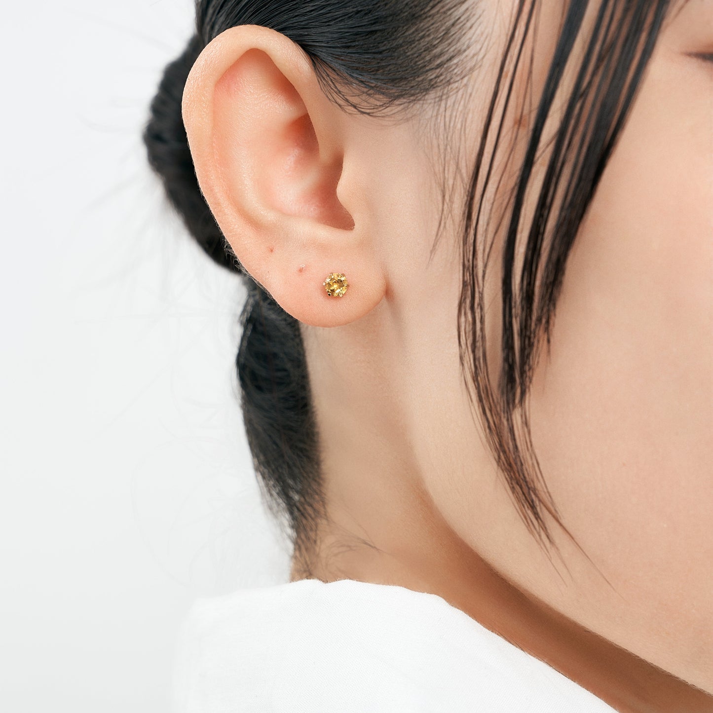K18 誕生石 スタッドピアス 4mm（11月：シトリン）｜96-3211