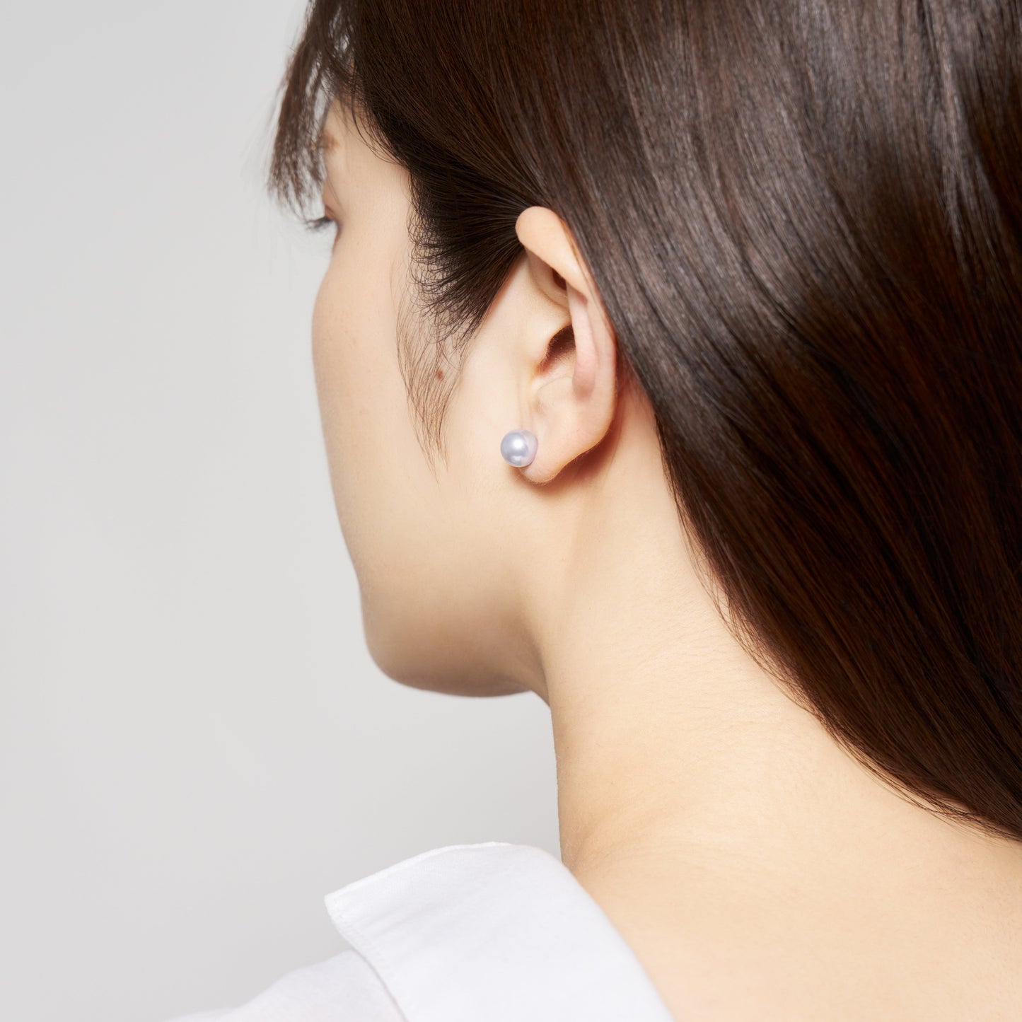 K10 カラーシェルパール スタッドピアス（8mm/ペールブルー）| 96-6939