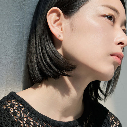K18 誕生石×ダイヤモンド スタッドピアス （6月：ムーンストーン）❘ 96-3045