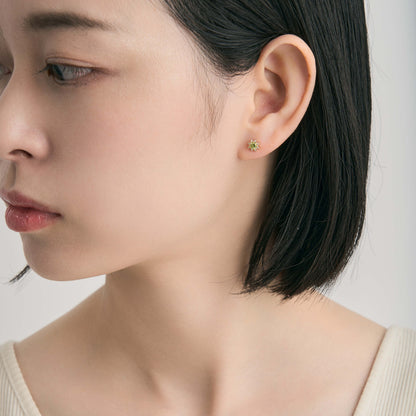 【受注生産】K18 誕生石×ダイヤモンド スタッドピアス （8月：ペリドット）❘ 96-3047