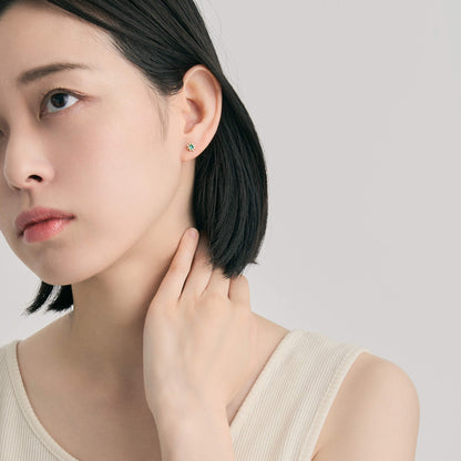 【受注生産】K18 誕生石×ダイヤモンド スタッドピアス （5月：エメラルド）❘ 96-3044